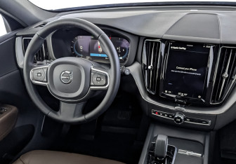 Подержанный автомобиль Volvo XC60 2023 года (30 фото)