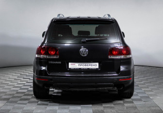 Подержанный автомобиль Volkswagen Touareg 2008 года (6 фото)