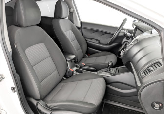 Подержанный автомобиль Kia Cerato Sedan 2015 года (23 фото)