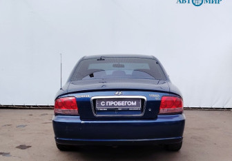 Подержанный автомобиль Hyundai Sonata 2008 года (7 фото)
