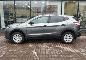 Подержанный автомобиль Nissan Qashqai 2014 года (5 фото)