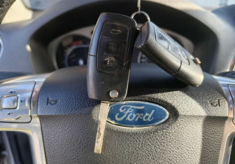 Подержанный автомобиль Ford Mondeo Sedan 2008 года (13 фото)