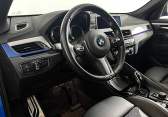 Подержанный автомобиль BMW X1 2021 года (12 фото)