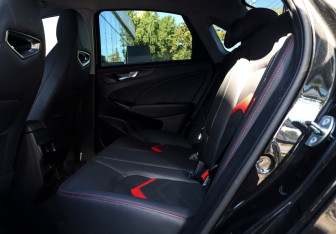 Подержанный автомобиль Kaiyi E5 2023 года (9 фото)