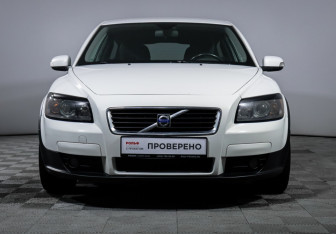 Подержанный автомобиль Volvo C30 2007 года (2 фото)