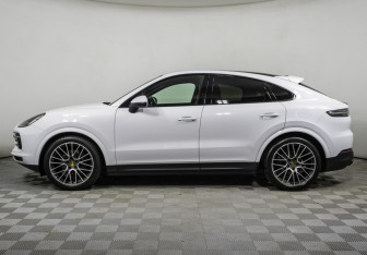 Подержанный автомобиль Porsche Cayenne 2019 года (11 фото)