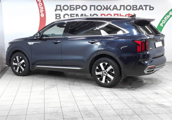 Подержанный автомобиль Kia Sorento 2021 года (6 фото)