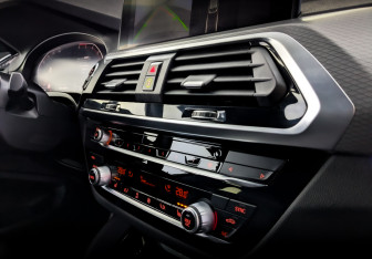 Подержанный автомобиль BMW X4 2020 года (30 фото)