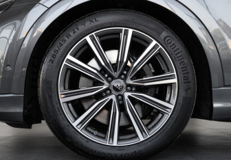 Новый Audi SQ8 2025 (48 фото)