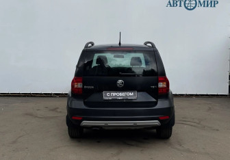 Подержанный автомобиль Skoda Yeti 2016 года (6 фото)