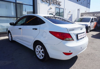 Подержанный автомобиль Hyundai Solaris Sedan 2013 года (7 фото)