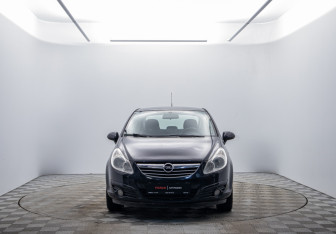 Подержанный автомобиль Opel Corsa 2008 года (2 фото)