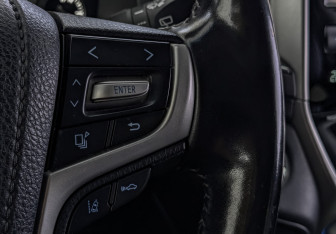 Подержанный автомобиль Toyota Land Cruiser Suv 2019 года (30 фото)