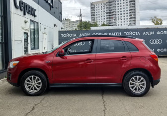 Подержанный автомобиль Mitsubishi ASX 2014 года (8 фото)