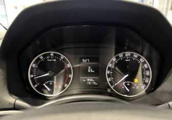 Подержанный автомобиль Skoda Octavia Liftback 2012 года (16 фото)