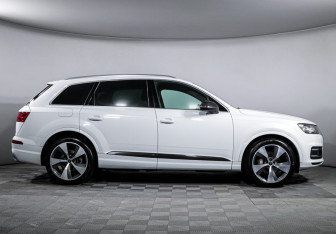 Подержанный автомобиль Audi Q7 2019 года (4 фото)