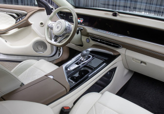 Подержанный автомобиль Voyah Free 2023 года (11 фото)