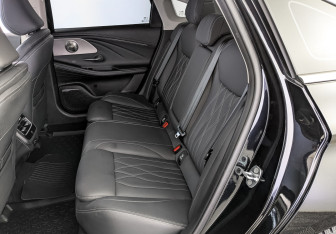 Подержанный автомобиль Chery Arrizo 8 2024 года (18 фото)