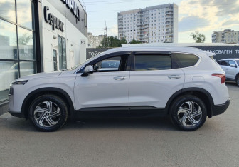 Подержанный автомобиль Hyundai Santa Fe 2022 года (8 фото)