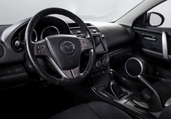 Подержанный автомобиль Mazda 6 Liftback 2008 года (14 фото)