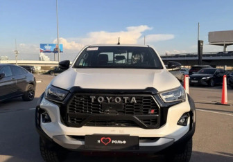 Новый Toyota Hilux 2025 (2 фото)