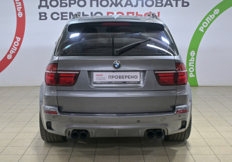Подержанный автомобиль BMW X5 2009 года (5 фото)