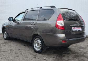 Подержанный автомобиль LADA (ВАЗ) Priora Wagon 2015 года (7 фото)