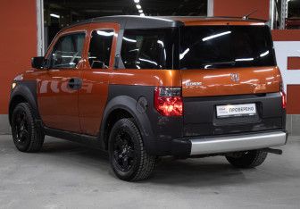 Подержанный автомобиль Honda Element 2004 года (7 фото)