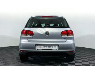 Подержанный автомобиль Volkswagen Golf Hatchback 2010 года (6 фото)
