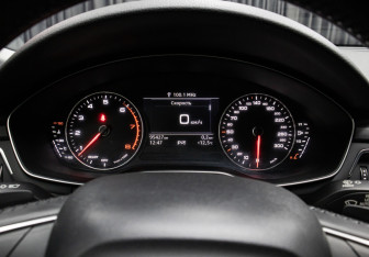 Подержанный автомобиль Audi A4 Sedan 2019 года (13 фото)
