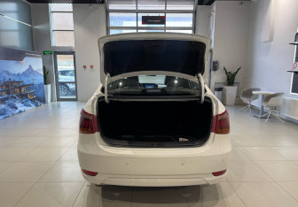 Подержанный автомобиль Evolute i-PRO 2022 года (9 фото)