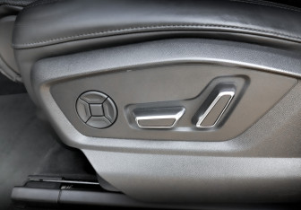 Подержанный автомобиль Audi Q7 2021 года (19 фото)