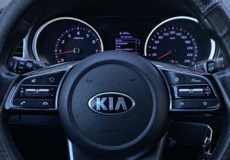 Подержанный автомобиль Kia Ceed Wagon 2019 года (15 фото)