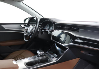 Подержанный автомобиль Audi A7 2018 года (9 фото)