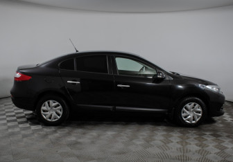 Подержанный автомобиль Renault Fluence 2013 года (4 фото)
