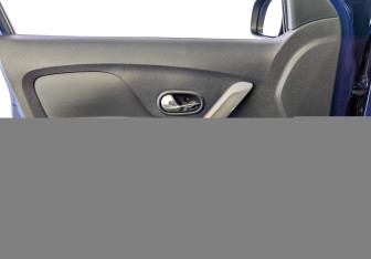 Подержанный автомобиль Renault Sandero 2018 года (19 фото)