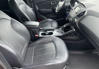 Подержанный автомобиль Hyundai ix35 2014 года (9 фото)