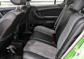 Подержанный автомобиль Skoda Fabia Hatchback 2012 года (12 фото)
