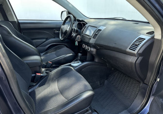 Подержанный автомобиль Citroen C-Crosser 2009 года (13 фото)