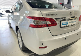 Подержанный автомобиль Nissan Sentra Sedan 2015 года (8 фото)