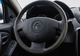 Подержанный автомобиль Renault Duster 2012 года (15 фото)
