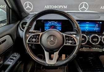 Подержанный автомобиль Mercedes-Benz GLB 2021 года (22 фото)