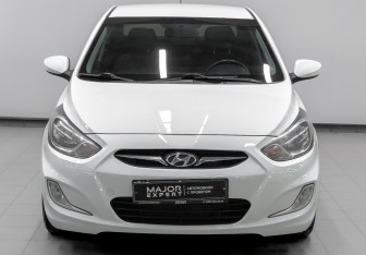 Подержанный автомобиль Hyundai Solaris Sedan 2013 года (2 фото)