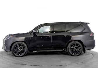 Подержанный автомобиль Lexus LX 2018 года (8 фото)