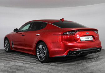 Подержанный автомобиль Kia Stinger 2019 года (7 фото)