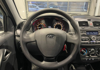 Подержанный автомобиль LADA (ВАЗ) Granta Sedan 2023 года (14 фото)