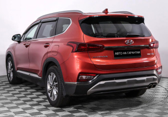 Подержанный автомобиль Hyundai Santa Fe 2018 года (5 фото)
