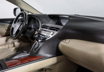 Подержанный автомобиль Lexus RX 2011 года (9 фото)