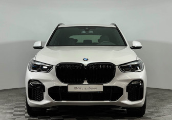 Подержанный автомобиль BMW X5 2020 года (3 фото)