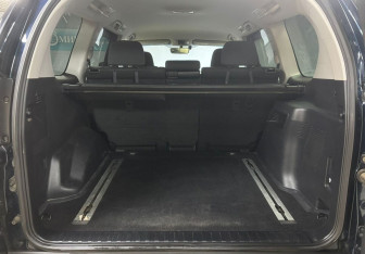 Подержанный автомобиль Toyota Land Cruiser Prado 2020 года (13 фото)